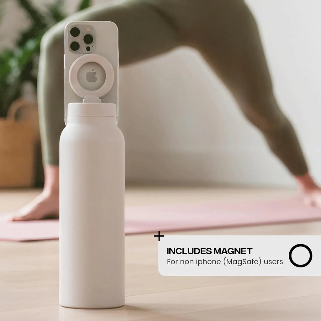 Hands-Free Bottle with Magnetic Phone Mount — 710 ml
